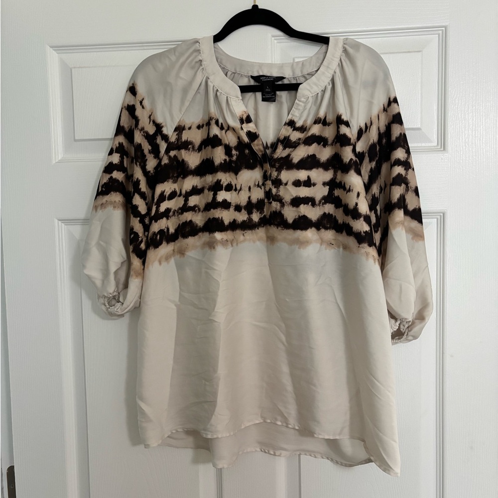 Simply Vera Vera Wang Cream Blouse with Brown Tie-Dye Stripe Detail
